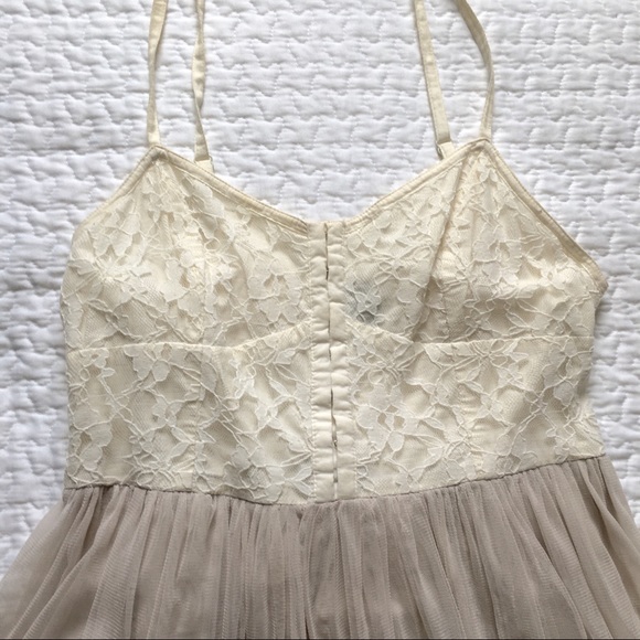 American eagle Nude Tulle dress - Picture 6 of 7